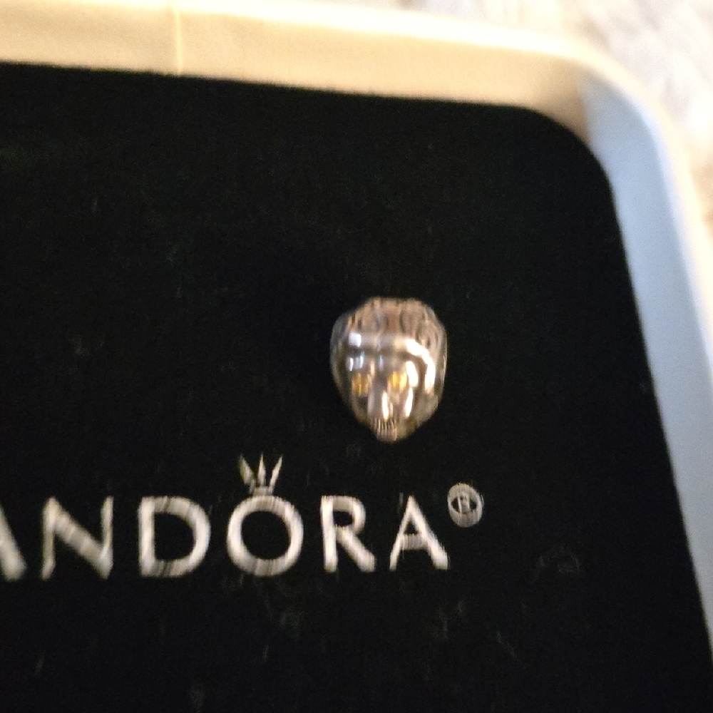 Pandora Silver With Peridot Eyes Lion Charm LEO